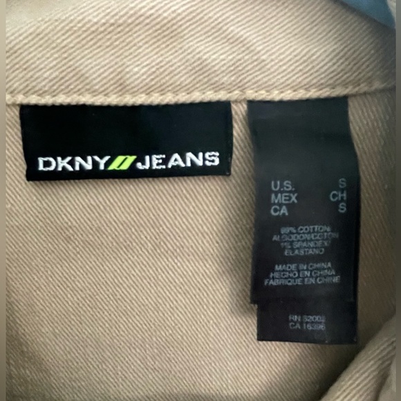DKNY - Women’s ✨Vintage✨dark beige denim button up jacket - Picture 4 of 5